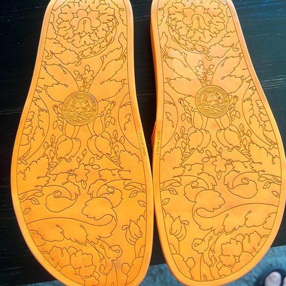 Orange Versace slides size 7 - Picture 4 of 5